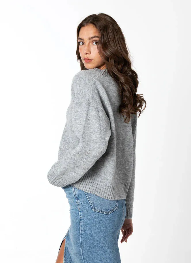 C'est Moi, CESWT5103 Crop V Neck Sweater