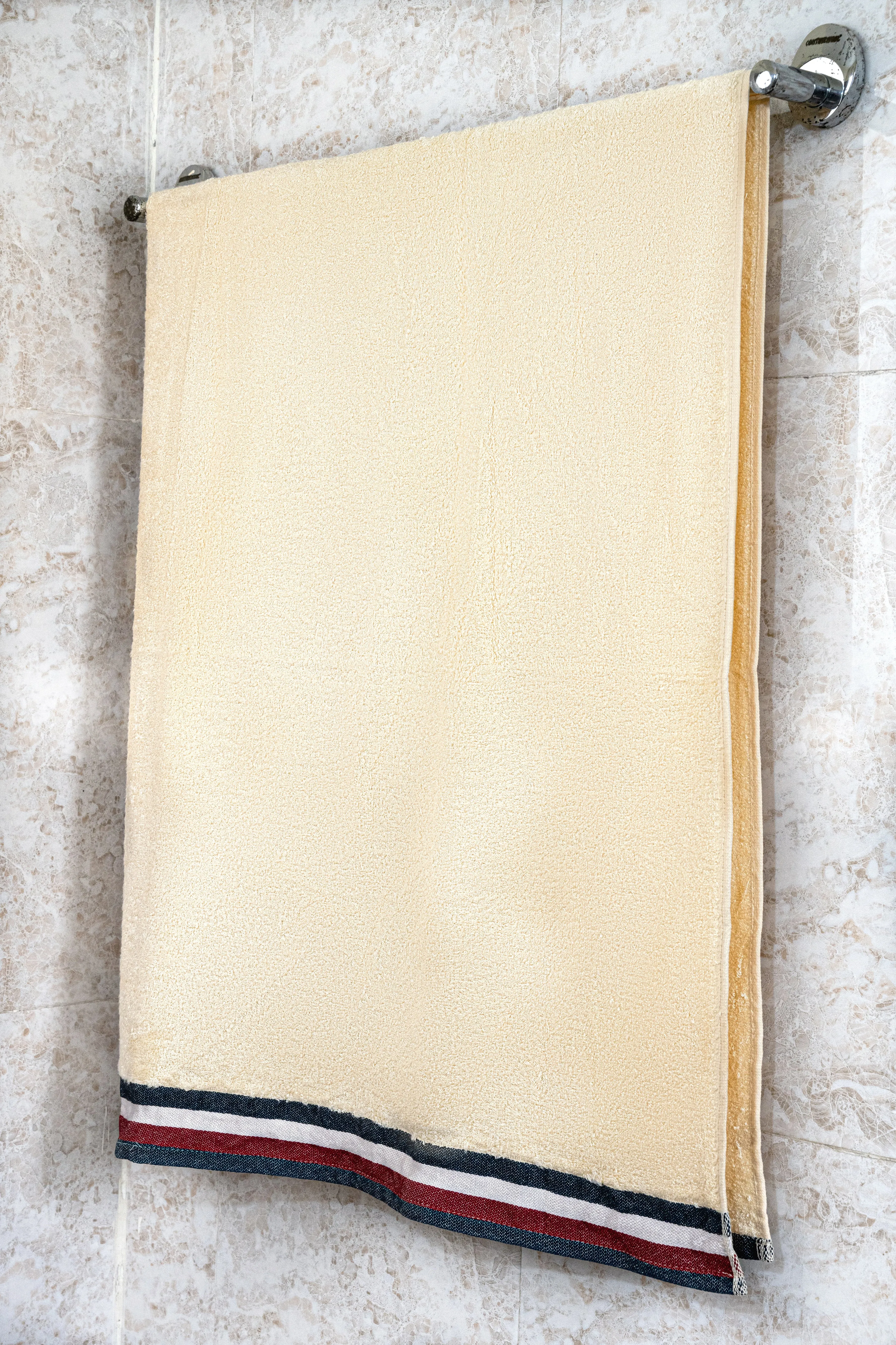 Luxuriously Soft Bamboo Bath Towel – Eco-Friendly, Ultra-Absorbent, and Naturally Hypoallergenic for a Gentle, Spa-Like Experience