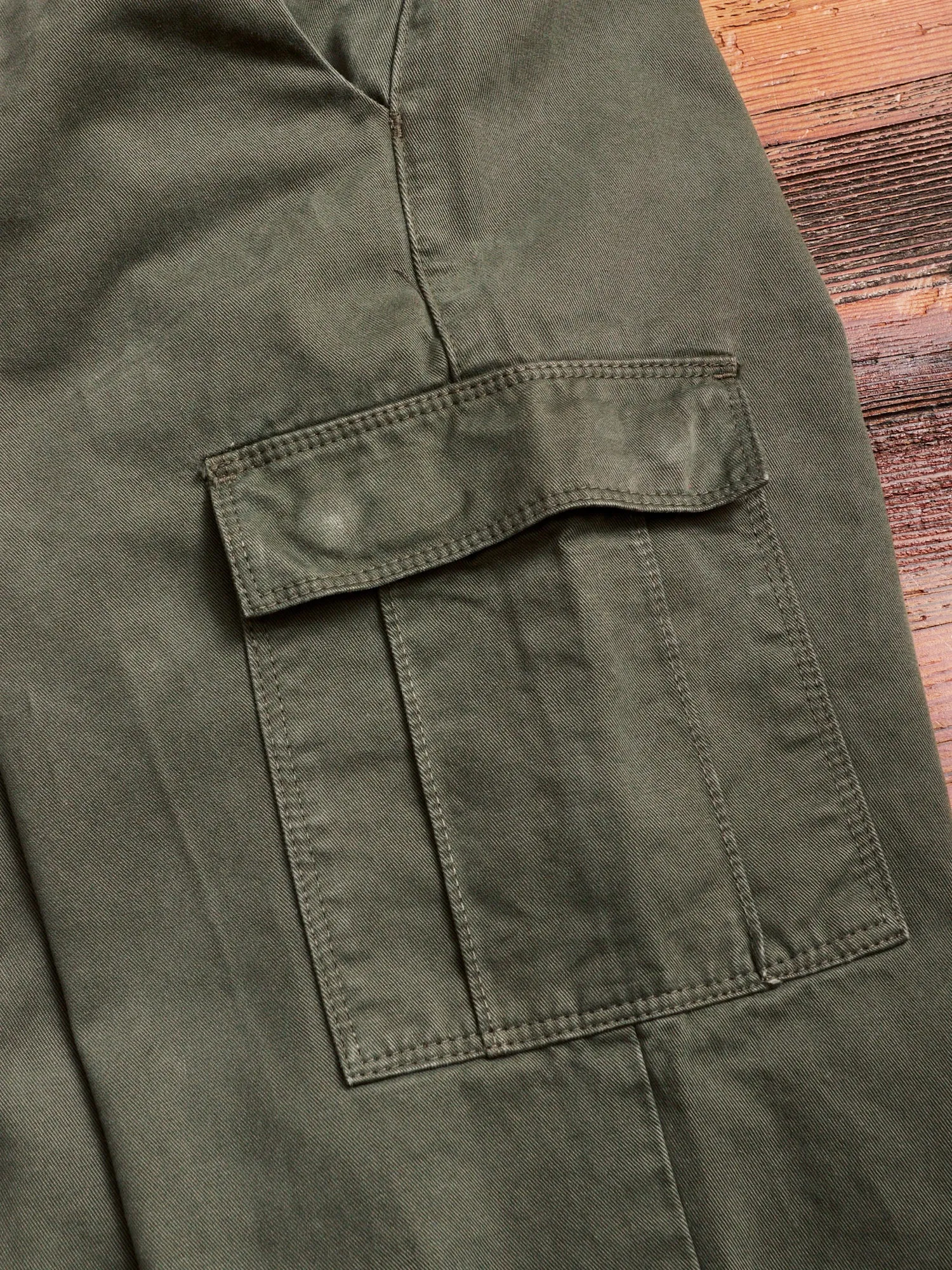 Relaxed Taper Cargo Chino in Olive Drab