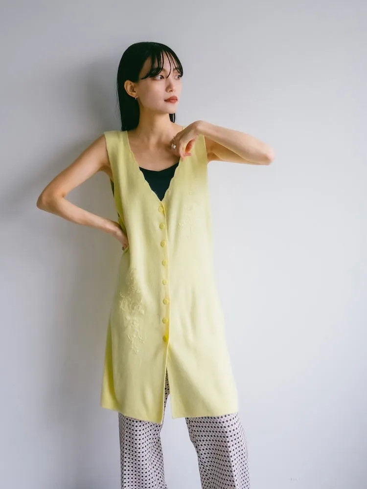 Sleeveless Lemon knit vest