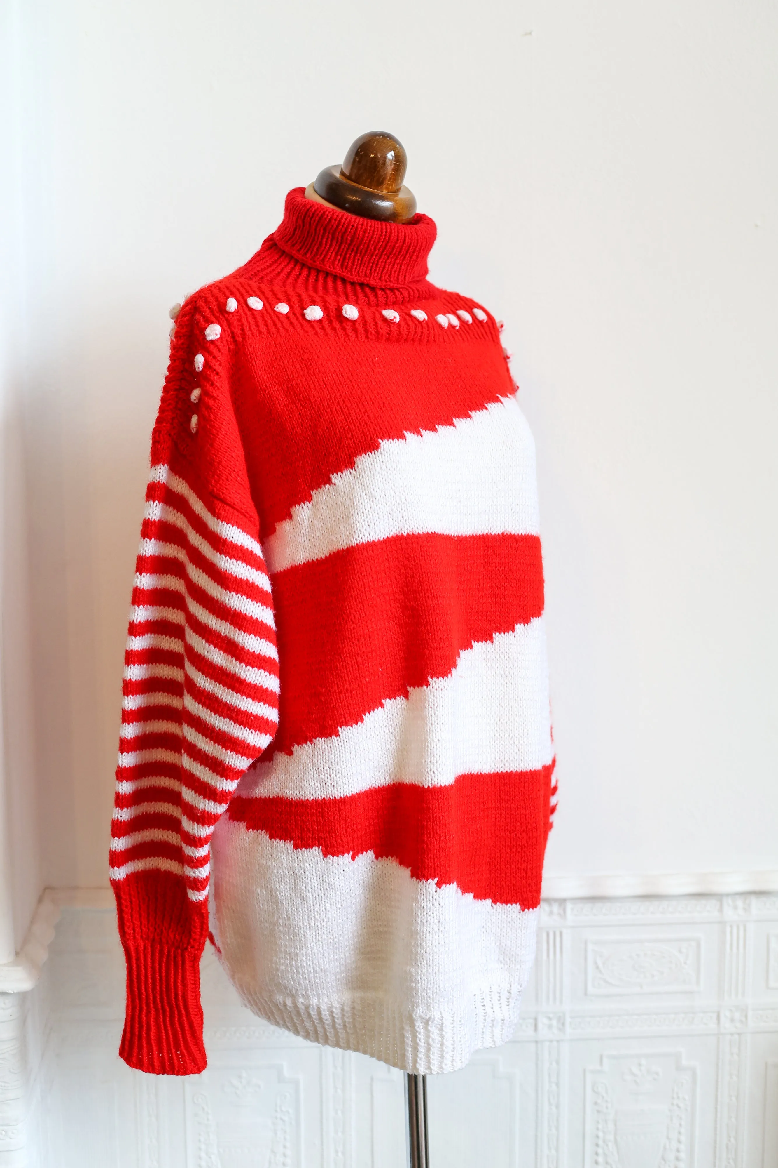 Vintage 1980s Red and White Hand Knit Sweater