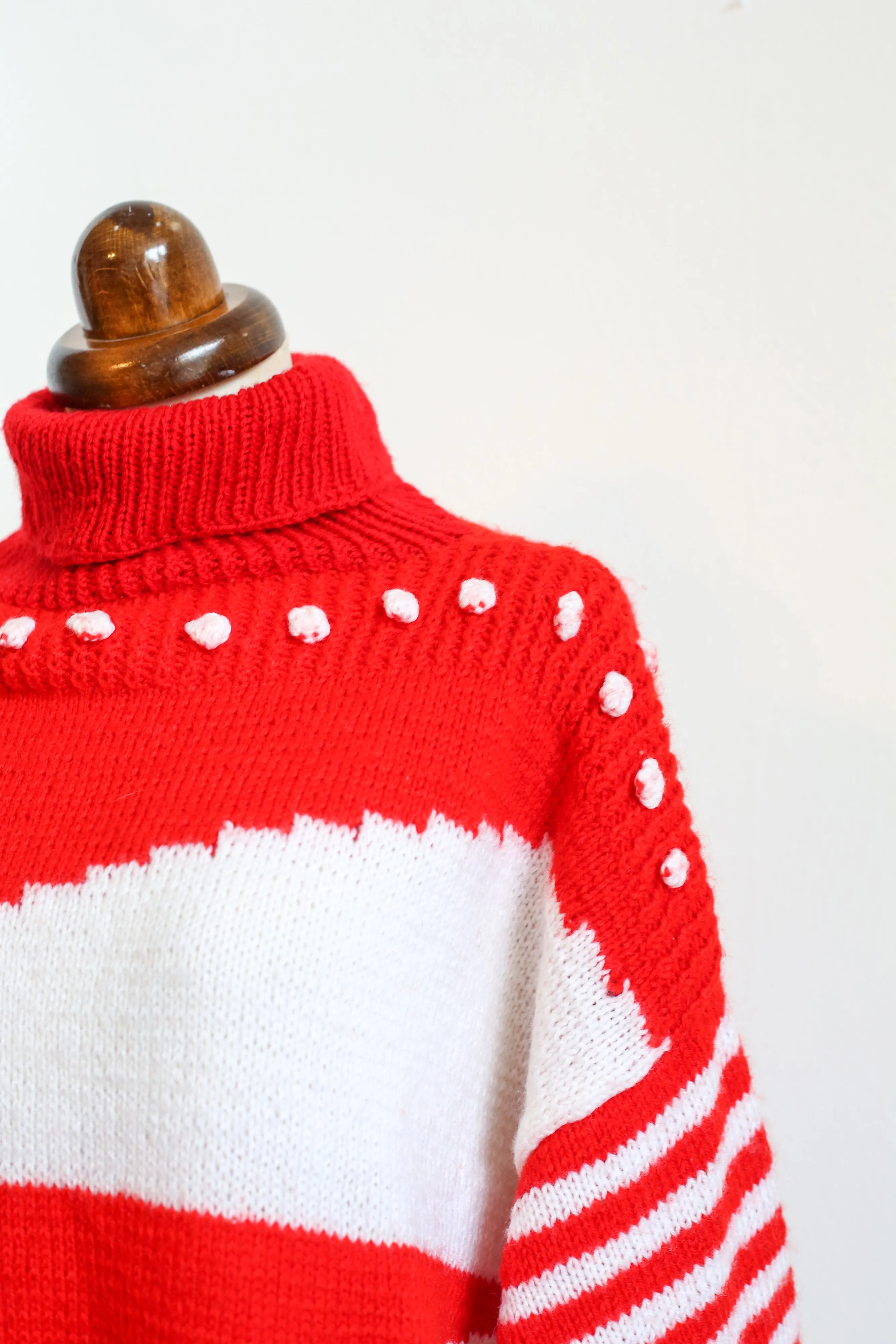 Vintage 1980s Red and White Hand Knit Sweater