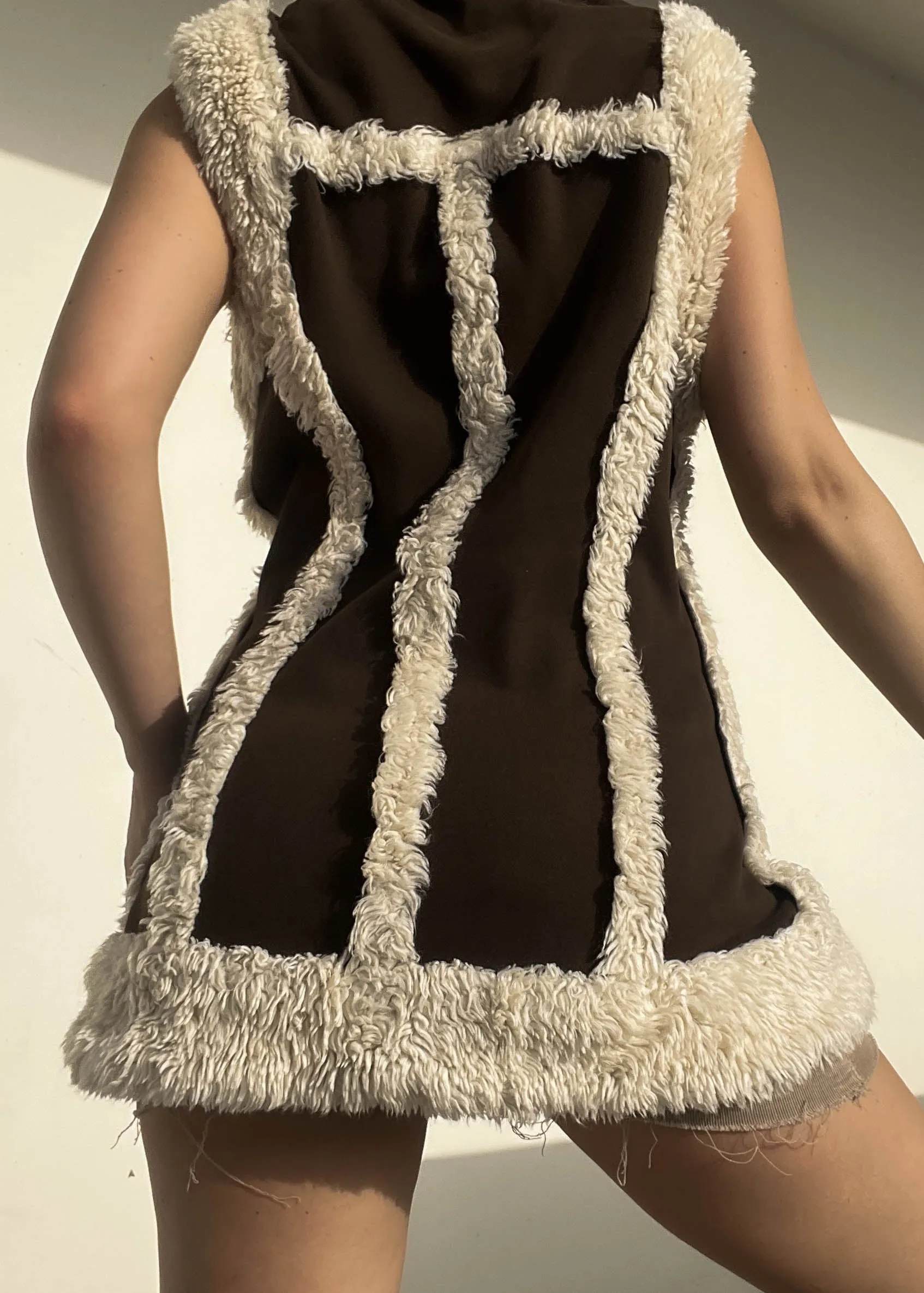 Y2k Cream & Brown Fuzzy Vest (M)